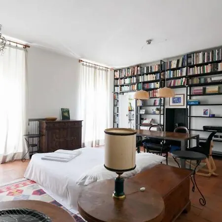 Porta Ticinese Cozy Con Balcone Milan