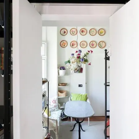 Porta Ticinese Cozy Con Balcone Milan