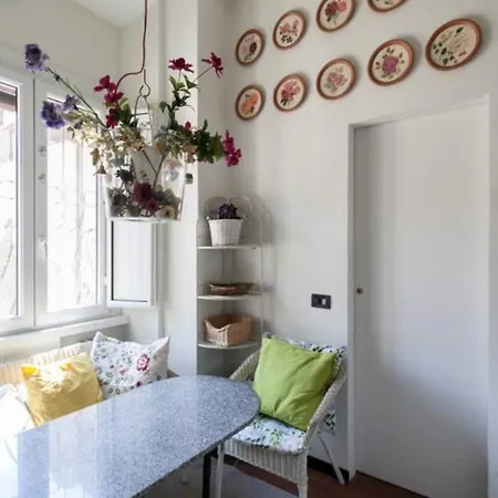 Porta Ticinese Cozy Con Balcone Milan