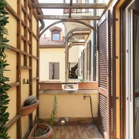 Porta Ticinese Cozy Con Balcone Apartment