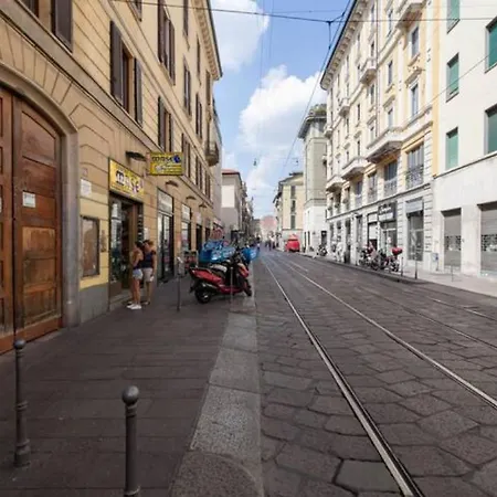 Porta Ticinese Cozy Con Balcone * Milán